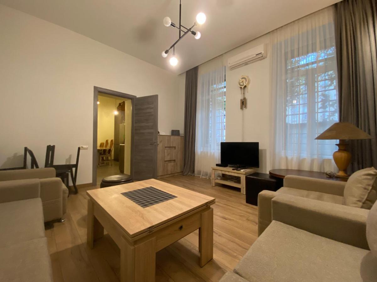Nice Loft On Uznadze Street 트빌리시 외부 사진